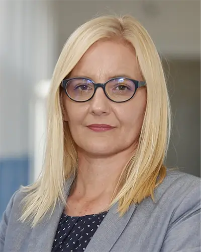 Ana Marković – profesorka matematike u Školi MaRS Ana Marković, profesorka matematike u Školi MaRS za pripremu male mature