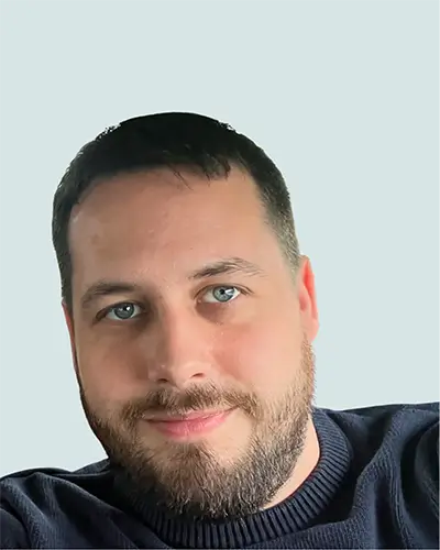 Dušan Radojević – profesor matematike u Školi MaRS Dušan Radojević, profesor matematike u Školi MaRS za pripremu male mature