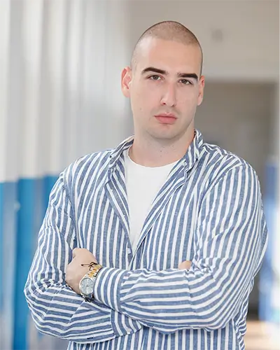 Ilija Lazić – profesor geografije u Školi MaRS Ilija Lazić, master profesor geografije u Školi MaRS za pripremu male mature