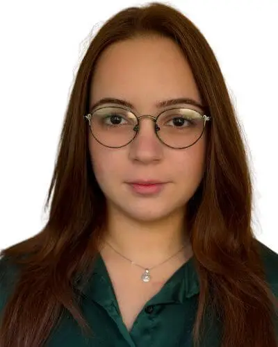 Dunja Mladenović, diplomirani profesor srpskog jezika i književnosti