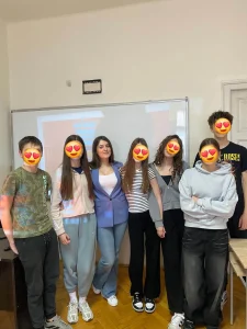 Aleksandra sa svojim učenicima